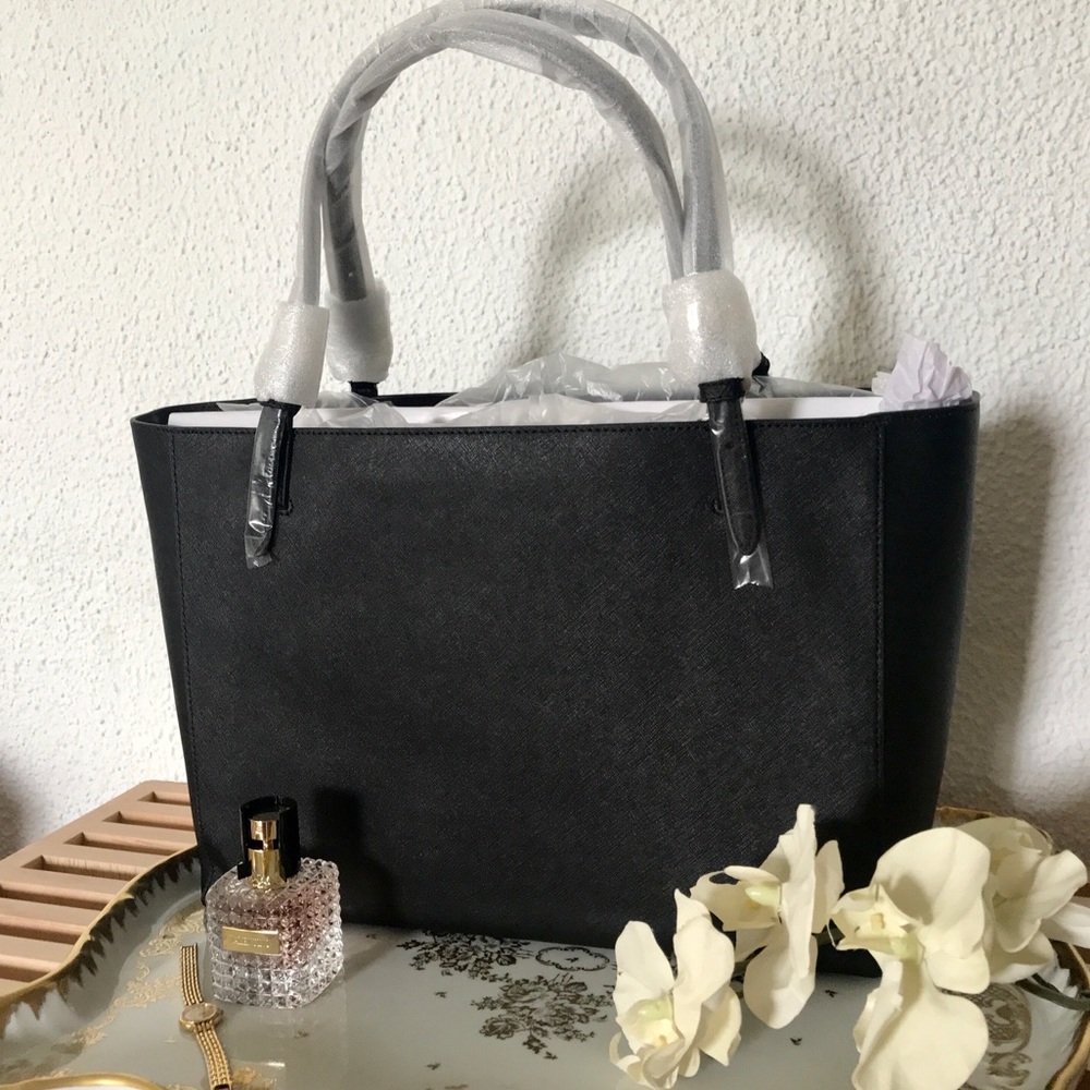 Tory Burch | Emerson LARGE Buckle Tote - Picture 7 of 7